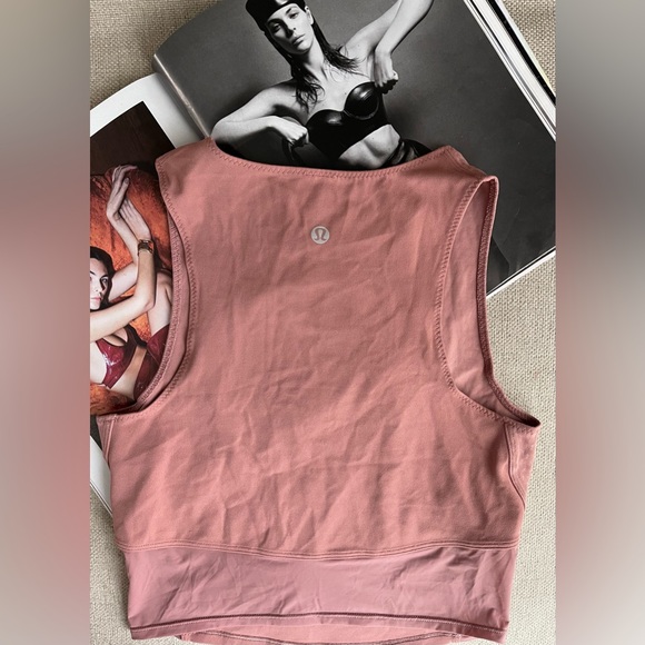 Lululemon Nulu And Mesh Yoga Tank Top
Jewel Emboss Spiced Chai Size 4 - Picture 14 of 15